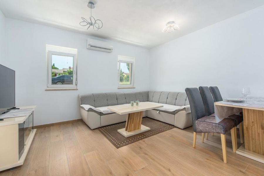 Irma Apartment Dajla Luaran gambar